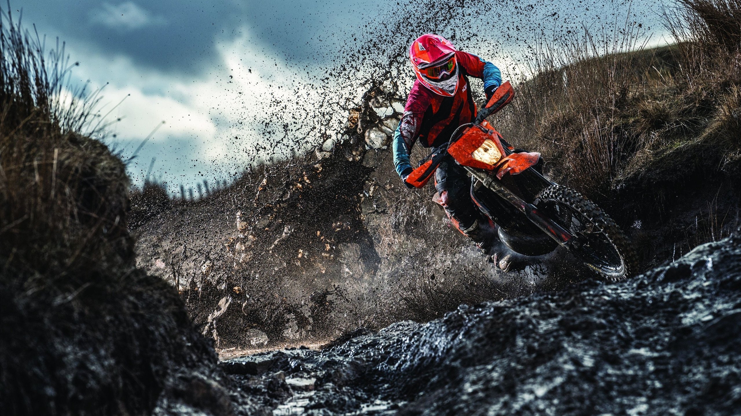 爱游戏智能体验-《PUBGMobile“星际荣耀”线上盛典,团队操作燃爆全场!》